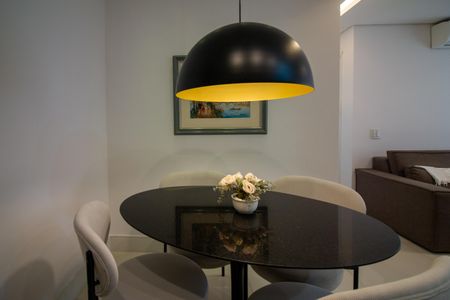Apartamento à venda com 60m², 2 quartos e 1 vaga Apartamento à venda com 60m², 2 quartos e 1 vagaSala de Jantar