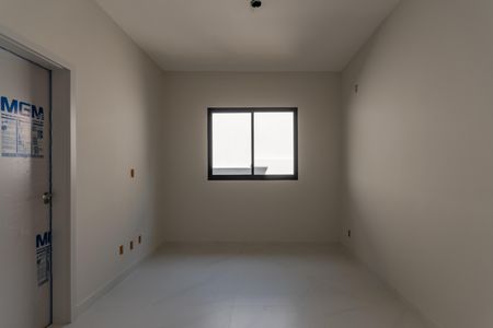 Casa à venda com 180m², 3 quartos e 4 vagas Casa à venda com 180m², 3 quartos e 4 vagasSuíte