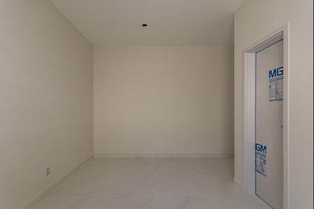 Casa à venda com 180m², 3 quartos e 4 vagas Casa à venda com 180m², 3 quartos e 4 vagasSuíte