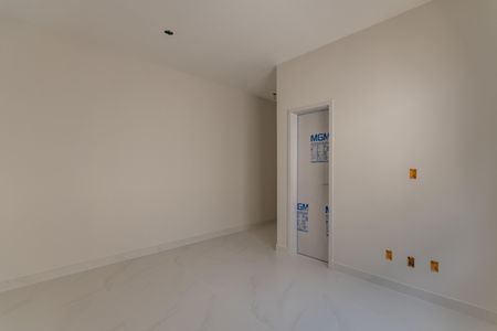 Casa à venda com 180m², 3 quartos e 4 vagas Casa à venda com 180m², 3 quartos e 4 vagasSuíte