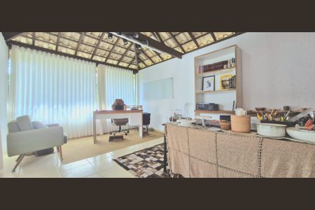 Casa de condomínio à venda com 320m², 3 quartos e 10 vagas Casa de condomínio à venda com 320m², 3 quartos e 10 vagasÁrea comum