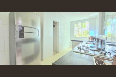 Casa de condomínio à venda com 320m², 3 quartos e 10 vagas Casa de condomínio à venda com 320m², 3 quartos e 10 vagasCozinha