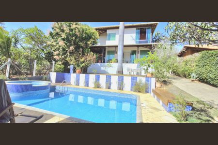 Casa de condomínio à venda com 320m², 3 quartos e 10 vagas Casa de condomínio à venda com 320m², 3 quartos e 10 vagasPiscina