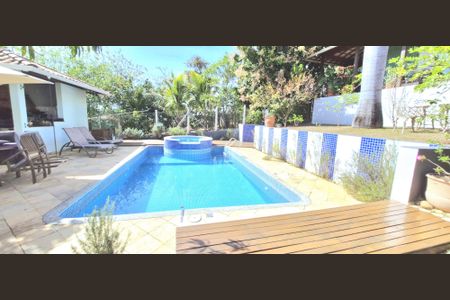 Casa de condomínio à venda com 320m², 3 quartos e 10 vagas Casa de condomínio à venda com 320m², 3 quartos e 10 vagasÁrea comum