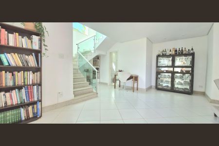 Casa de condomínio à venda com 320m², 3 quartos e 10 vagas Casa de condomínio à venda com 320m², 3 quartos e 10 vagasCopa