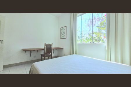 Casa de condomínio à venda com 320m², 3 quartos e 10 vagas Casa de condomínio à venda com 320m², 3 quartos e 10 vagasQuarto 1