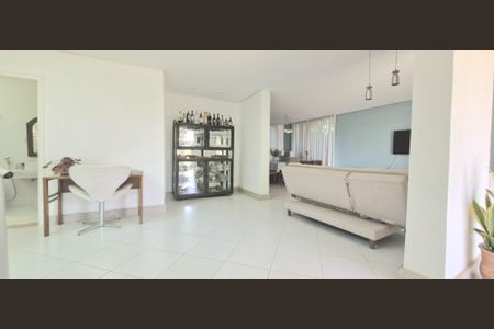 Casa de condomínio à venda com 320m², 3 quartos e 10 vagas Casa de condomínio à venda com 320m², 3 quartos e 10 vagasCopa