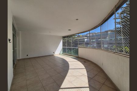 Apartamento à venda com 140m², 3 quartos e 2 vagasVaranda