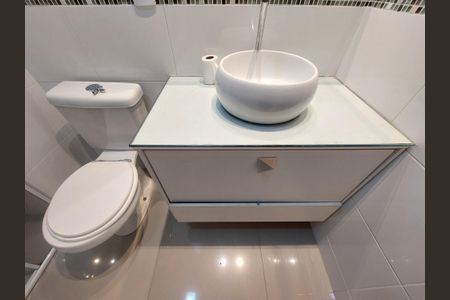 Apartamento para alugar com 73m², 2 quartos e 2 vagas Apartamento para alugar com 73m², 2 quartos e 2 vagasBanheiro 2