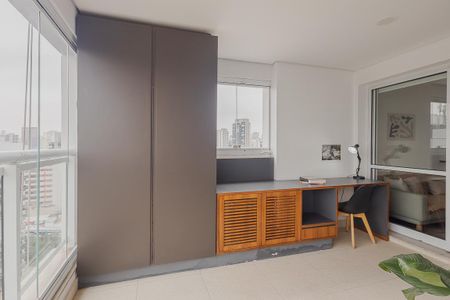 Varanda de apartamento à venda com 1 quarto, 49m² em Pinheiros, São Paulo