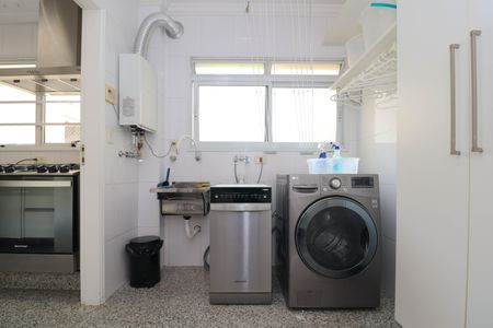 Apartamento à venda com 139m², 3 quartos e 3 vagas Apartamento à venda com 139m², 3 quartos e 3 vagasÁrea de Serviço
