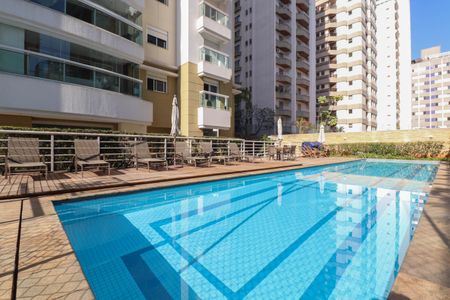 Apartamento à venda com 139m², 3 quartos e 3 vagas Apartamento à venda com 139m², 3 quartos e 3 vagasPiscina
