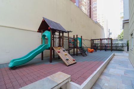 Apartamento à venda com 139m², 3 quartos e 3 vagas Apartamento à venda com 139m², 3 quartos e 3 vagasPlayground