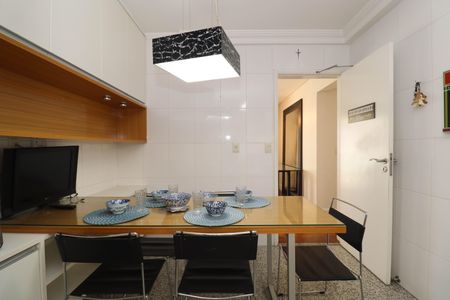 Apartamento à venda com 139m², 3 quartos e 3 vagas Apartamento à venda com 139m², 3 quartos e 3 vagasCozinha