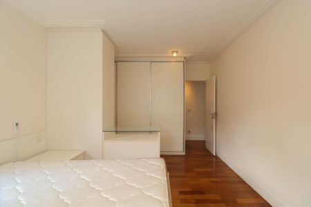 Apartamento à venda com 139m², 3 quartos e 3 vagas Apartamento à venda com 139m², 3 quartos e 3 vagasSuíte 1