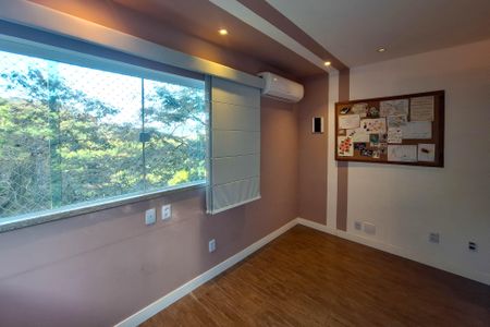 Casa de condomínio à venda com 531m², 4 quartos e 2 vagas Casa de condomínio à venda com 531m², 4 quartos e 2 vagasQuarto 2