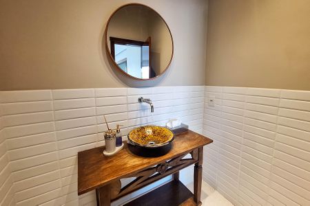 Lavabo de casa de condomínio à venda com 4 quartos, 531m² em Itaipu, Niterói