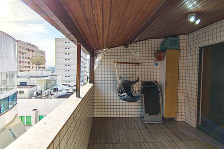 Apartamento à venda com 225m², 3 quartos e 4 vagas Apartamento à venda com 225m², 3 quartos e 4 vagascobertura