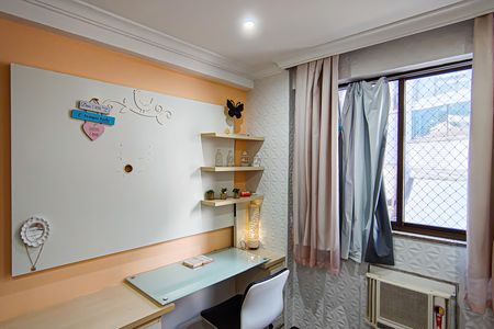 Apartamento à venda com 225m², 3 quartos e 4 vagas Apartamento à venda com 225m², 3 quartos e 4 vagasQuarto 1