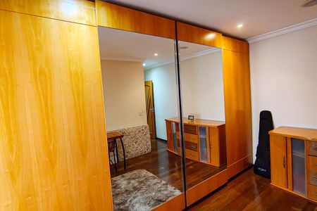 Apartamento à venda com 225m², 3 quartos e 4 vagas Apartamento à venda com 225m², 3 quartos e 4 vagasSuíte 3