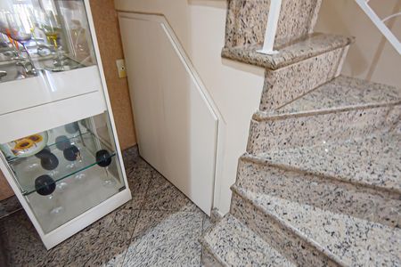 Apartamento à venda com 225m², 3 quartos e 4 vagas Apartamento à venda com 225m², 3 quartos e 4 vagasDespensa