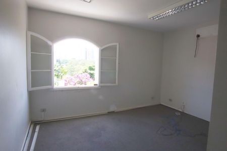 Casa à venda com 332m², 4 quartos e 4 vagas