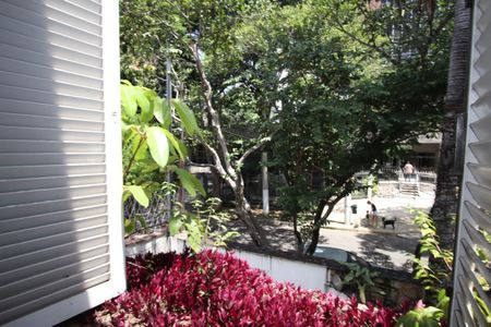 Casa à venda com 332m², 4 quartos e 4 vagas