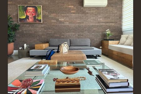 Apartamento à venda com 2 quartos, 130m² em Itaim Bibi, São Paulo