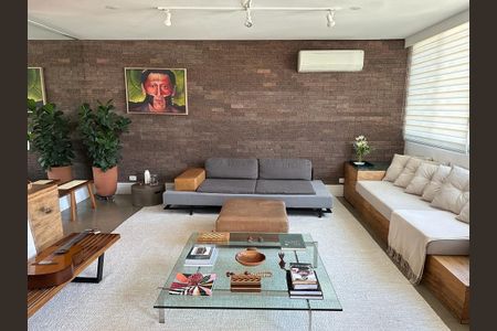 Apartamento à venda com 2 quartos, 130m² em Itaim Bibi, São Paulo