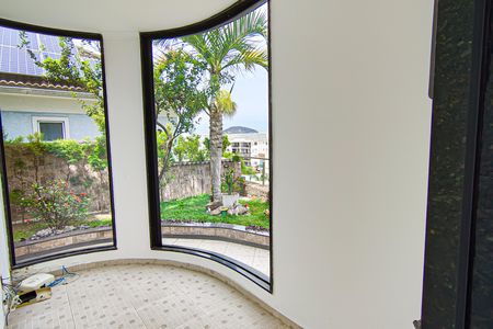 Casa à venda com 587m², 3 quartos e 4 vagas Casa à venda com 587m², 3 quartos e 4 vagasQuarto de Serviço