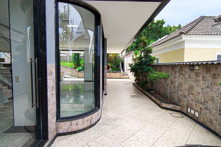 Casa à venda com 587m², 3 quartos e 4 vagas Casa à venda com 587m², 3 quartos e 4 vagasÁrea Externa