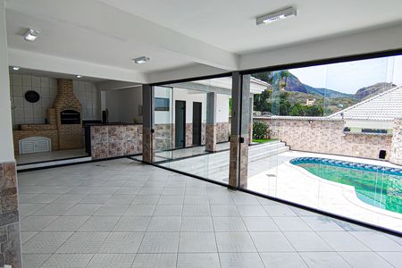 Casa à venda com 587m², 3 quartos e 4 vagas Casa à venda com 587m², 3 quartos e 4 vagasÁrea Externa