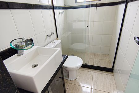 Casa à venda com 587m², 3 quartos e 4 vagas Casa à venda com 587m², 3 quartos e 4 vagasBanheiro da Suíte 2