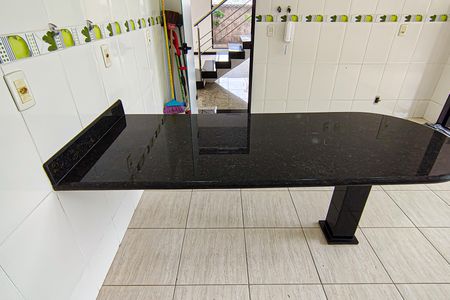 Casa à venda com 587m², 3 quartos e 4 vagas Casa à venda com 587m², 3 quartos e 4 vagasCozinha