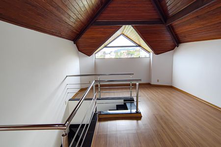 Casa à venda com 587m², 3 quartos e 4 vagas Casa à venda com 587m², 3 quartos e 4 vagasCobertura