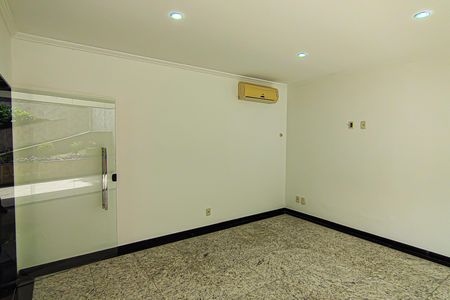 Sala 2 de casa à venda com 3 quartos, 587m² em Freguesia (Jacarepaguá), Rio de Janeiro