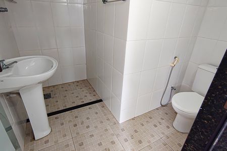 Casa à venda com 587m², 3 quartos e 4 vagas Casa à venda com 587m², 3 quartos e 4 vagasBanheiro de Serviço