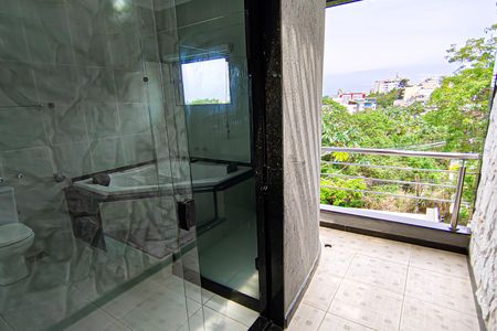 Casa à venda com 587m², 3 quartos e 4 vagas Casa à venda com 587m², 3 quartos e 4 vagasVaranda da Suíte 1