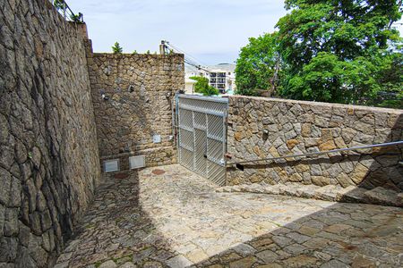 Casa à venda com 587m², 3 quartos e 4 vagas Casa à venda com 587m², 3 quartos e 4 vagasGaragem