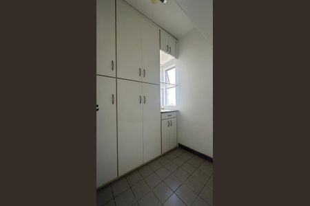 Apartamento para alugar com 95m², 3 quartos e 2 vagas Apartamento para alugar com 95m², 3 quartos e 2 vagasQuarto de serviço