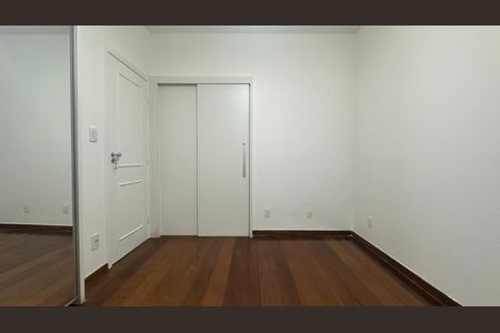 Apartamento para alugar com 95m², 3 quartos e 2 vagas Apartamento para alugar com 95m², 3 quartos e 2 vagasQuarto