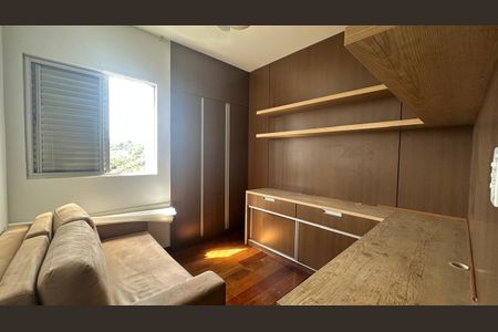 Apartamento para alugar com 95m², 3 quartos e 2 vagas Apartamento para alugar com 95m², 3 quartos e 2 vagasQuarto