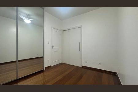 Apartamento para alugar com 95m², 3 quartos e 2 vagas Apartamento para alugar com 95m², 3 quartos e 2 vagasQuarto