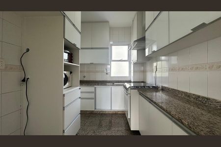 Apartamento para alugar com 95m², 3 quartos e 2 vagas Apartamento para alugar com 95m², 3 quartos e 2 vagasCozinha