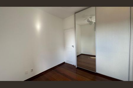 Apartamento para alugar com 95m², 3 quartos e 2 vagas Apartamento para alugar com 95m², 3 quartos e 2 vagasQuarto