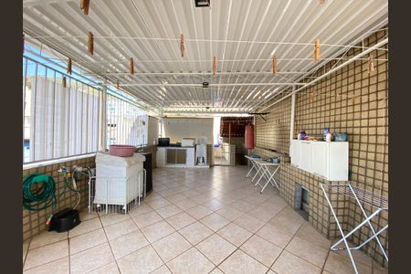 Casa à venda com 246m², 2 quartos e 1 vaga Casa à venda com 246m², 2 quartos e 1 vagaÁrea comum