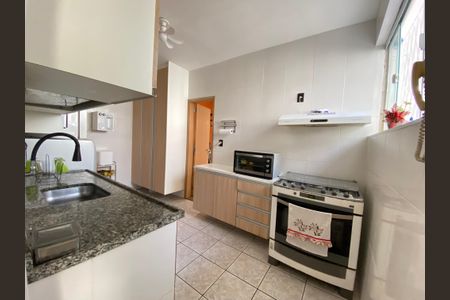 Casa à venda com 246m², 2 quartos e 1 vaga Casa à venda com 246m², 2 quartos e 1 vagaCozinha