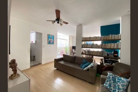 Casa à venda com 246m², 2 quartos e 1 vaga Casa à venda com 246m², 2 quartos e 1 vagaSala