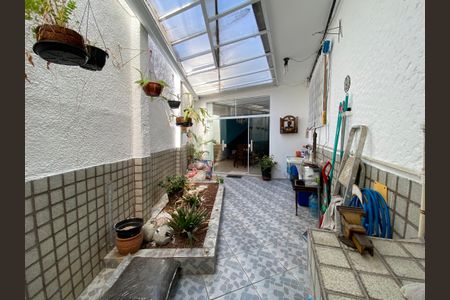 Casa à venda com 246m², 2 quartos e 1 vaga Casa à venda com 246m², 2 quartos e 1 vagaÁrea de Serviço