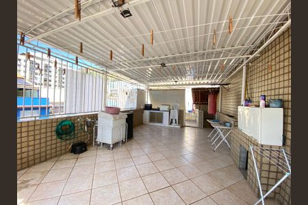 Casa à venda com 246m², 2 quartos e 1 vaga Casa à venda com 246m², 2 quartos e 1 vagaÁrea comum